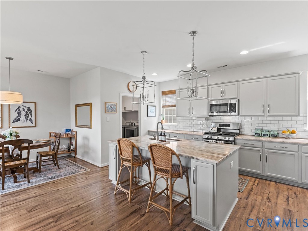 5661 Rohan Pl