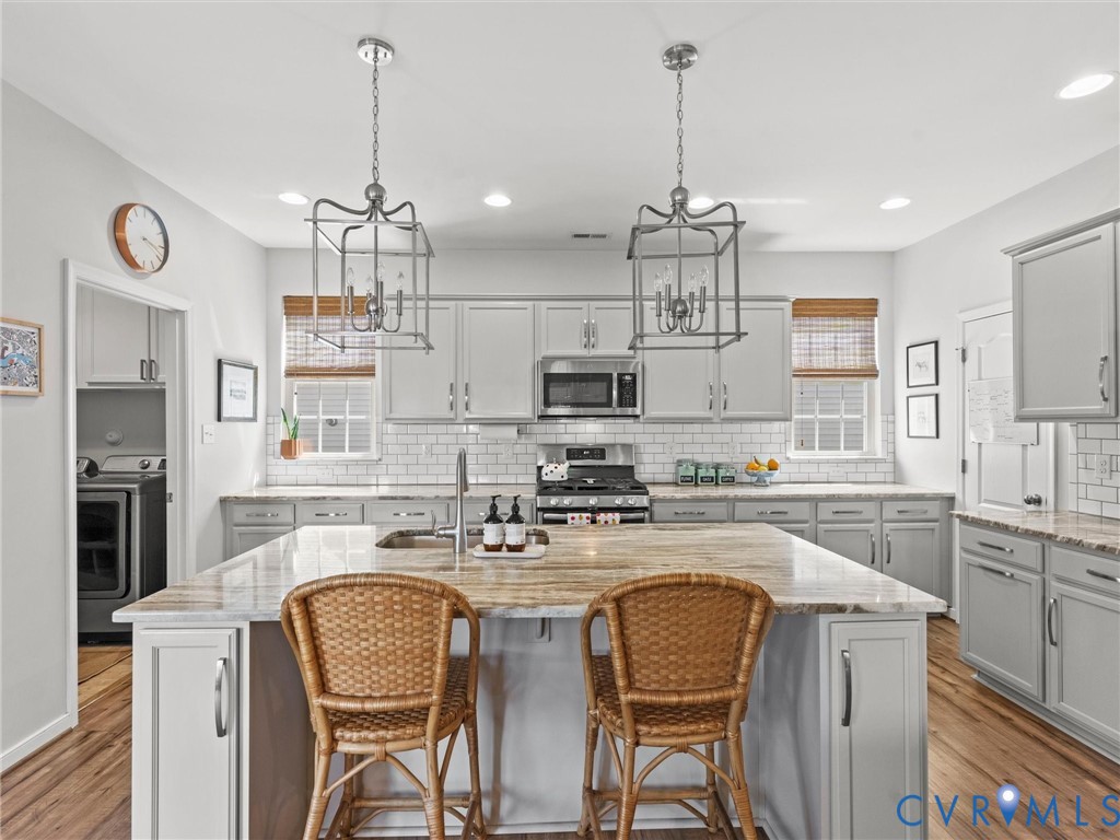5661 Rohan Pl