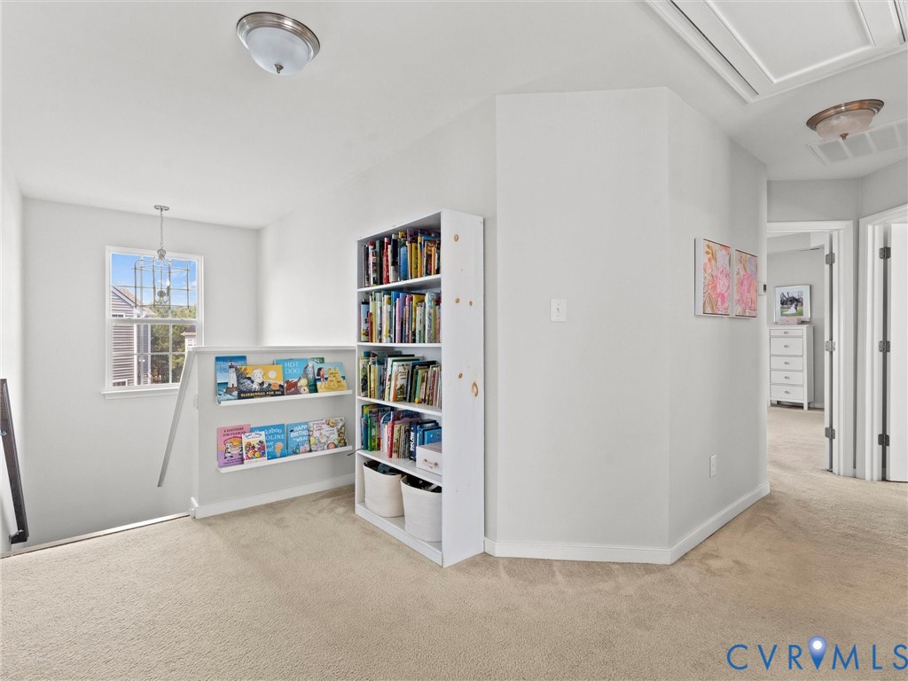 5661 Rohan Pl