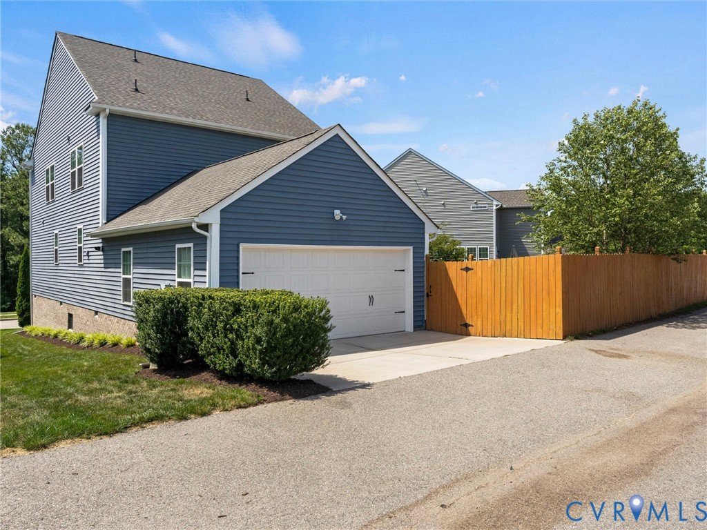 5661 Rohan Pl