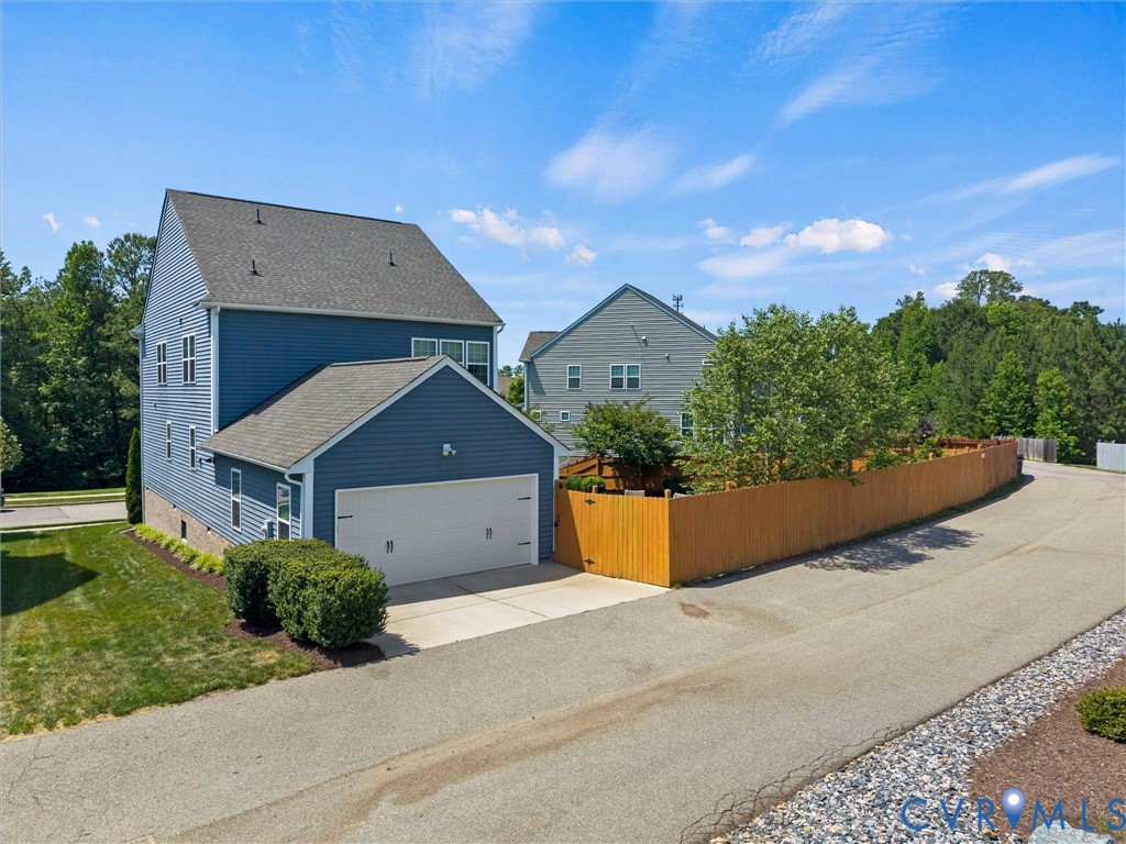5661 Rohan Pl