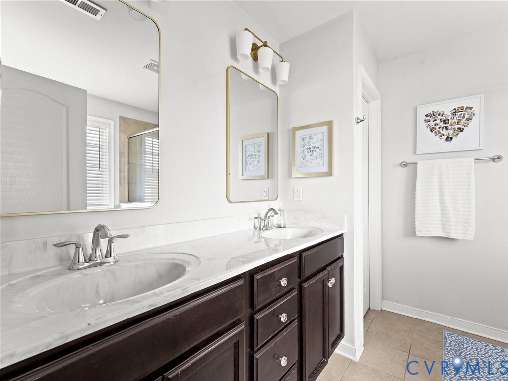 5661 Rohan Pl