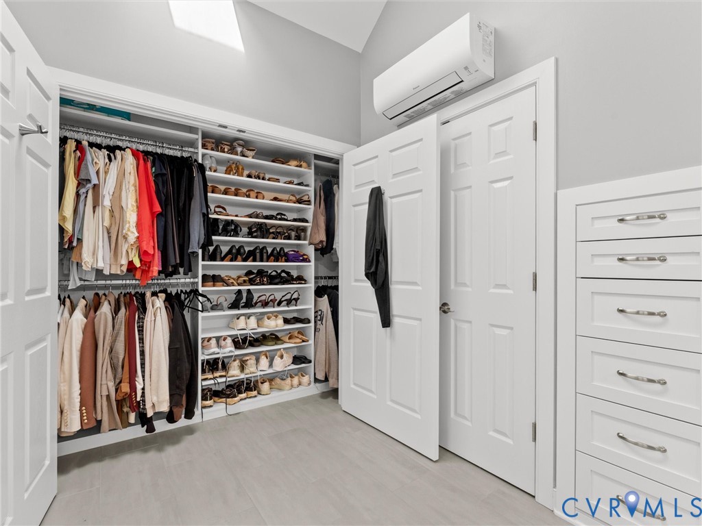 6310 Walnut Bend Ter