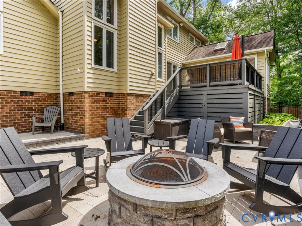 6310 Walnut Bend Ter