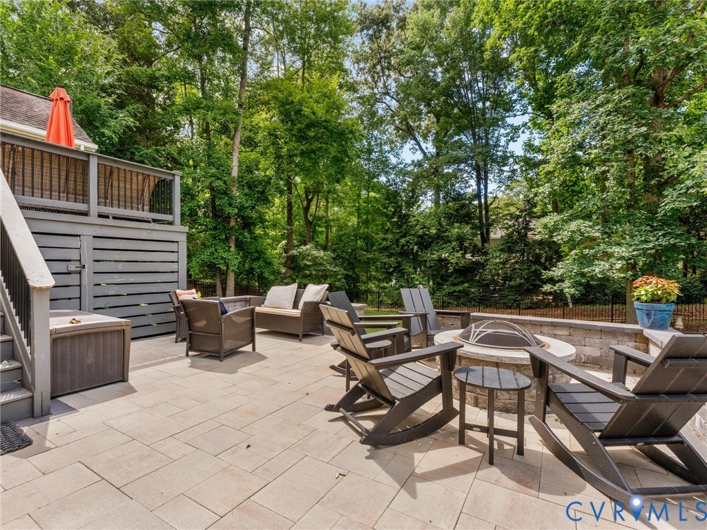 6310 Walnut Bend Ter