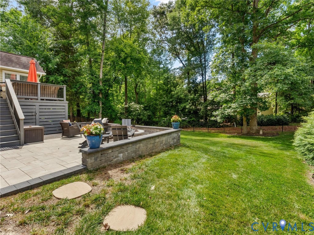 6310 Walnut Bend Ter