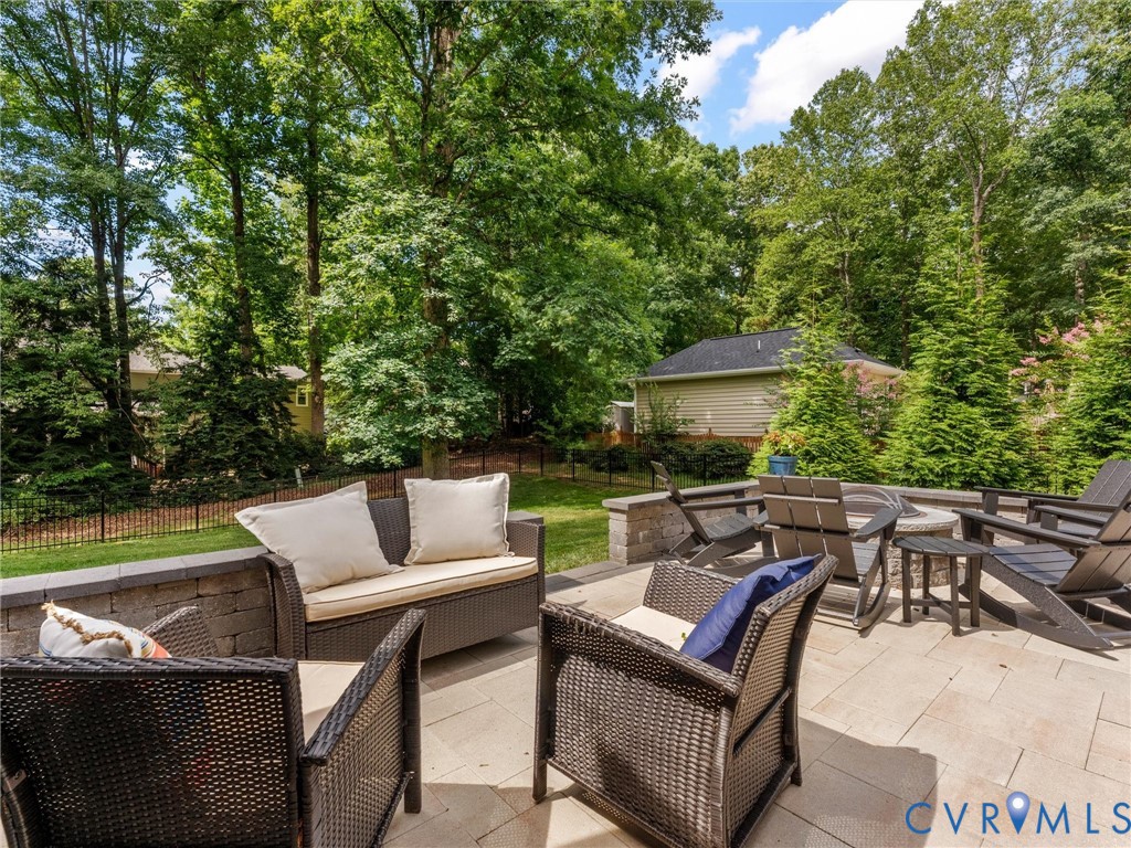 6310 Walnut Bend Ter