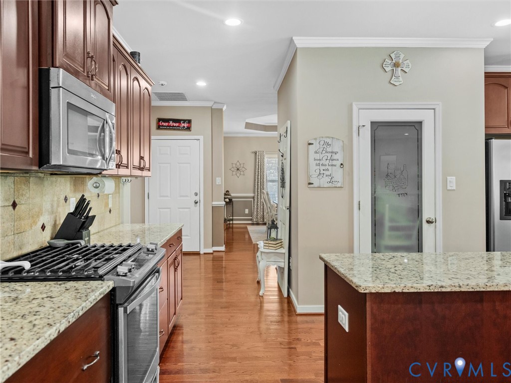 20001 Talon Point Dr