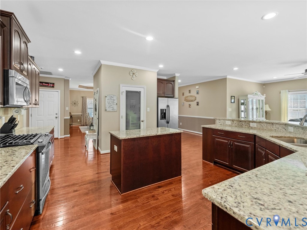20001 Talon Point Dr