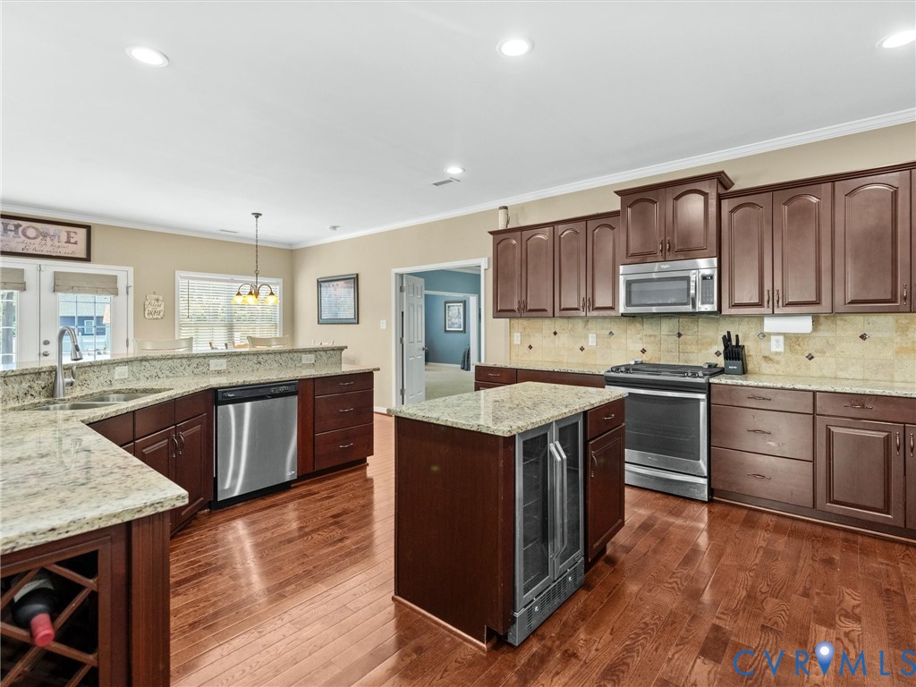 20001 Talon Point Dr