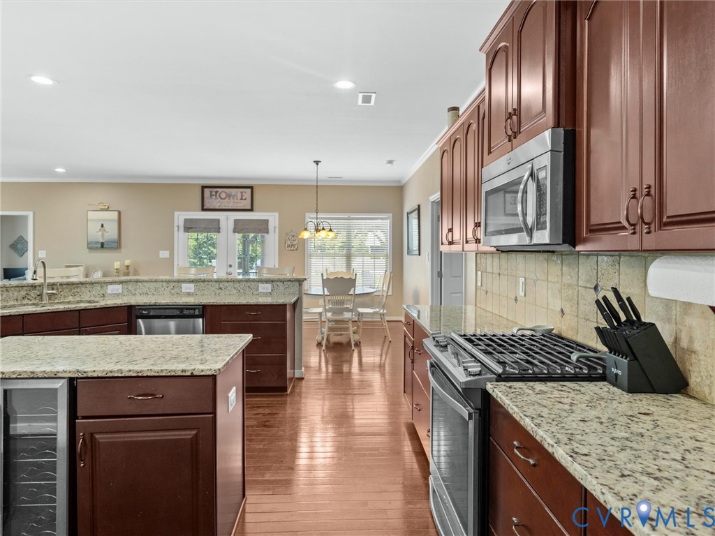 20001 Talon Point Dr