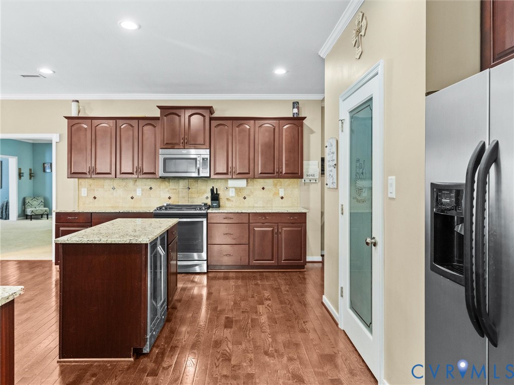 20001 Talon Point Dr