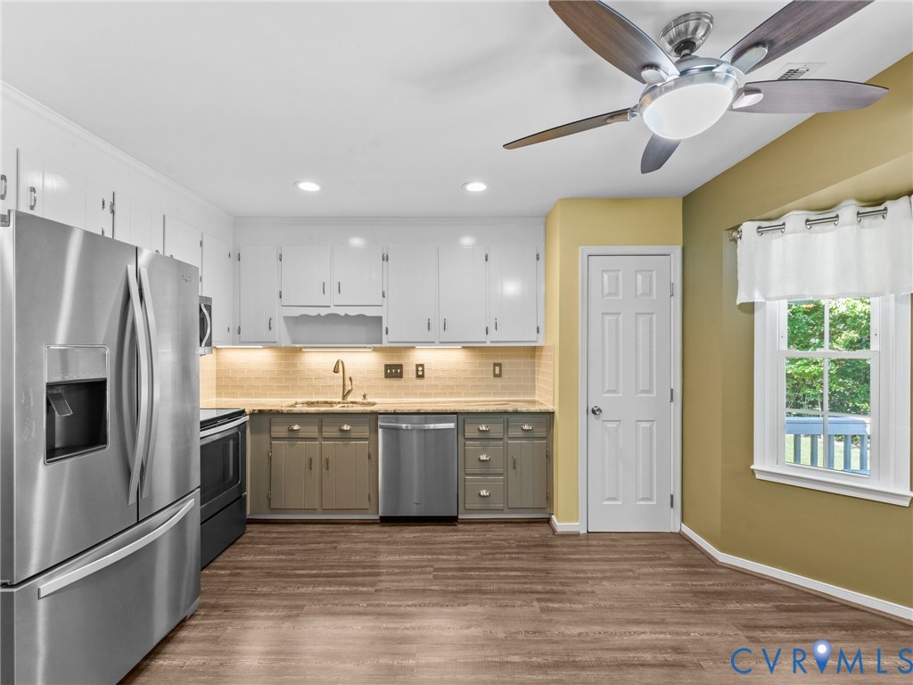 6811 Sika Ct