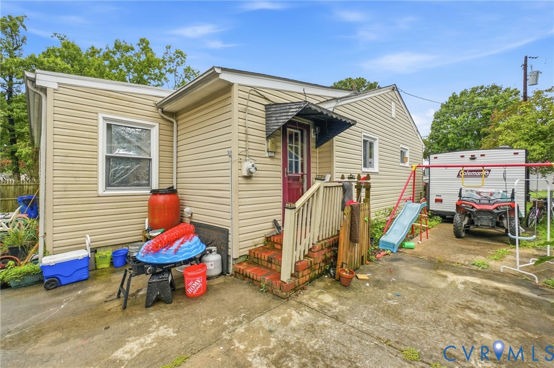 3136 Joseph Ave