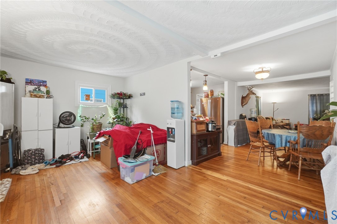 3136 Joseph Ave