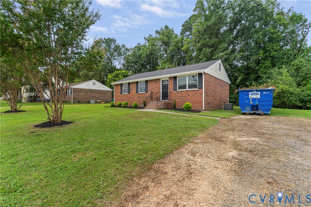 3924 Lamplighter Dr