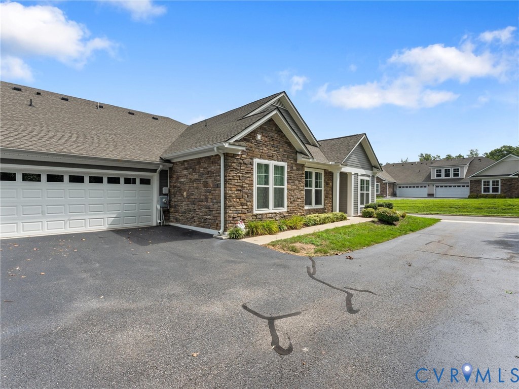 7704 Ashlake