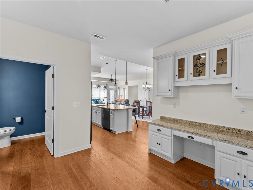 7704 Ashlake