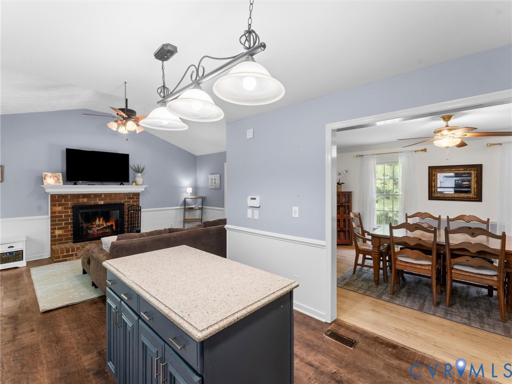 12651 Thoreau Dr