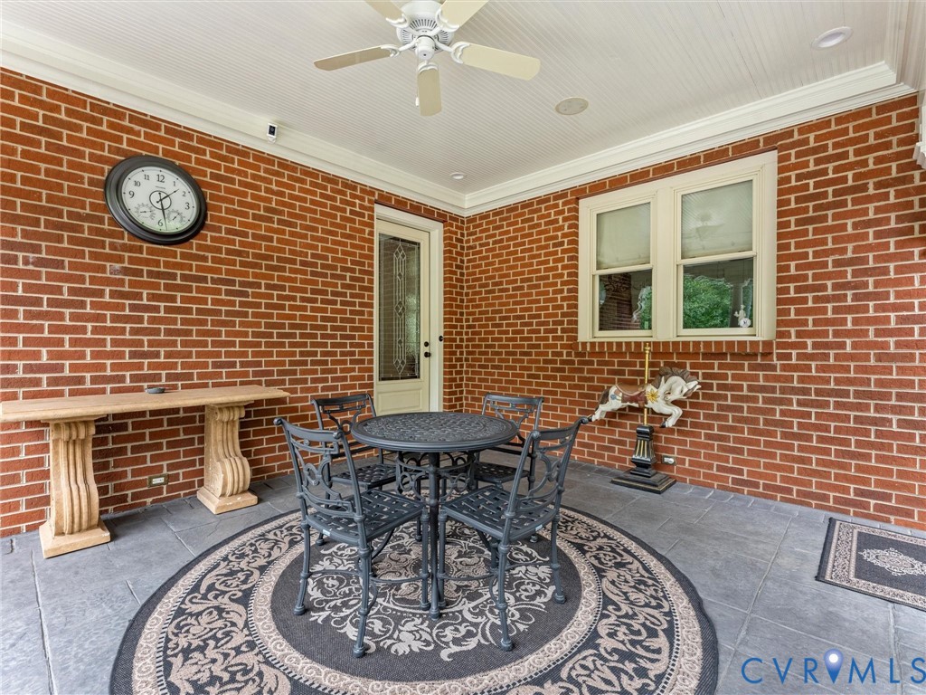 3255 Greywalls Dr
