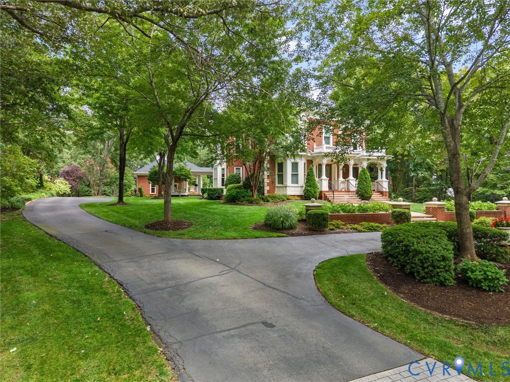 3255 Greywalls Dr