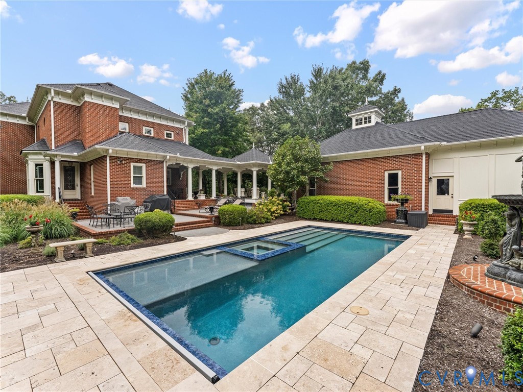 3255 Greywalls Dr