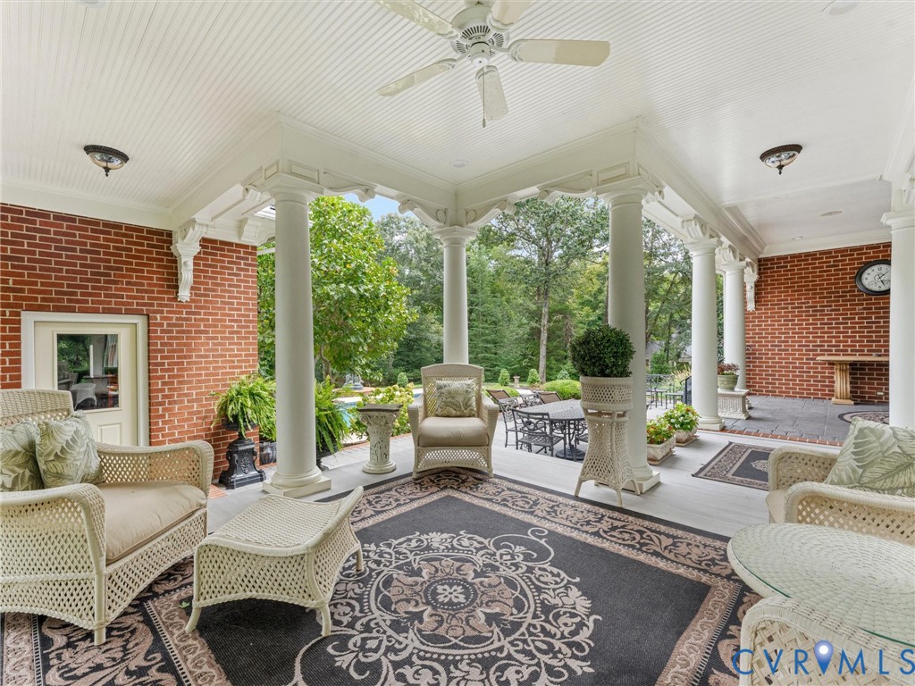 3255 Greywalls Dr