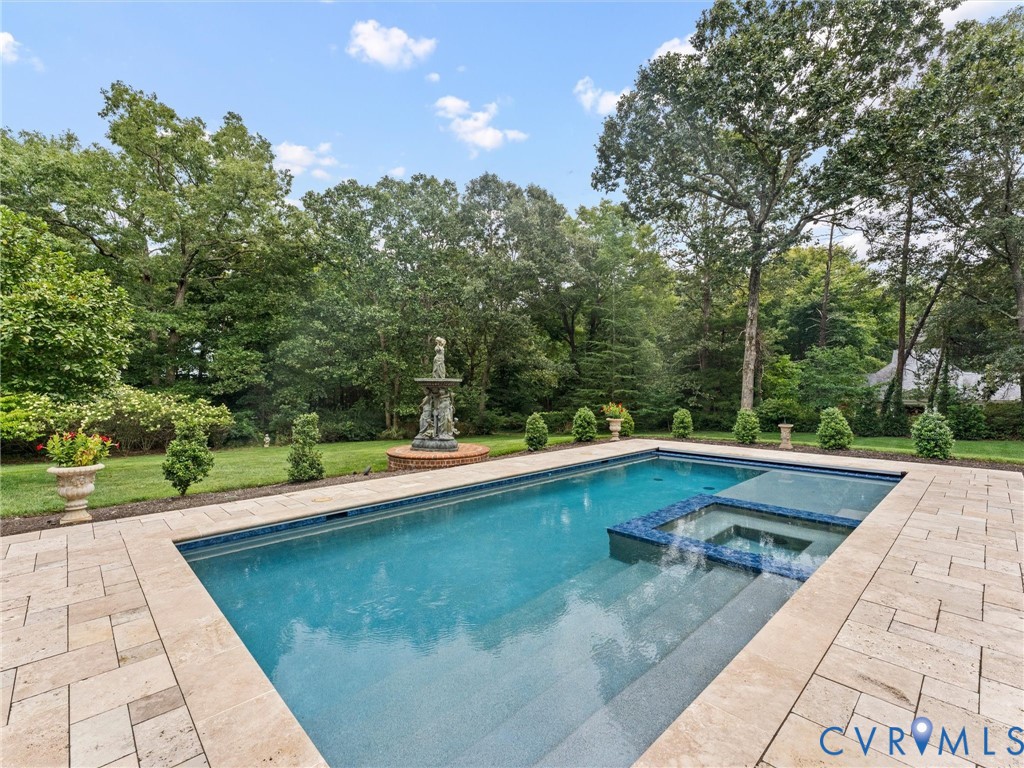 3255 Greywalls Dr