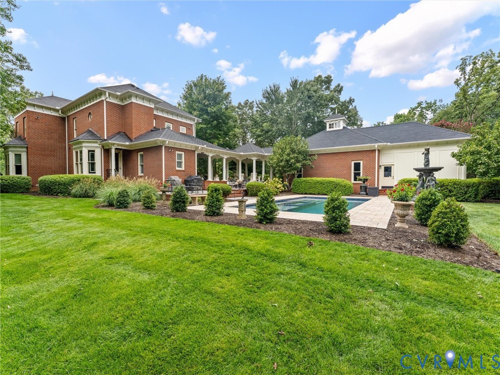 3255 Greywalls Dr