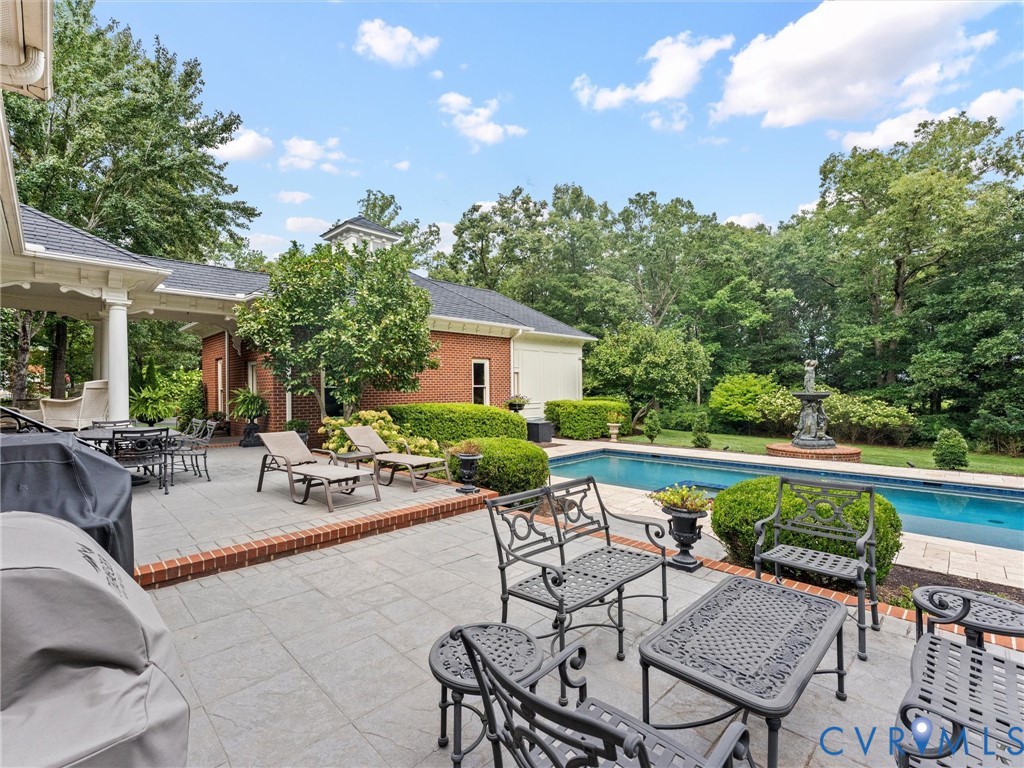 3255 Greywalls Dr