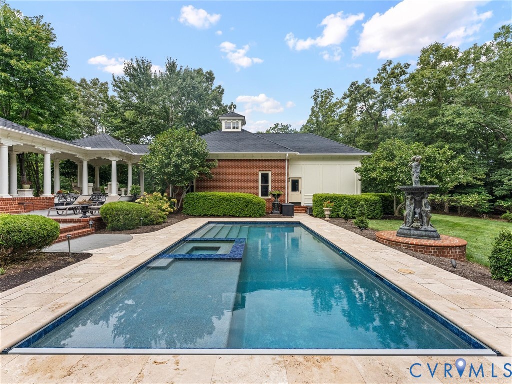 3255 Greywalls Dr