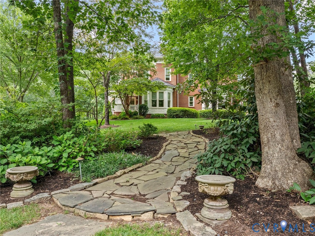 3255 Greywalls Dr