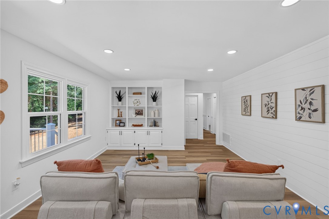 379 Mallard Dr