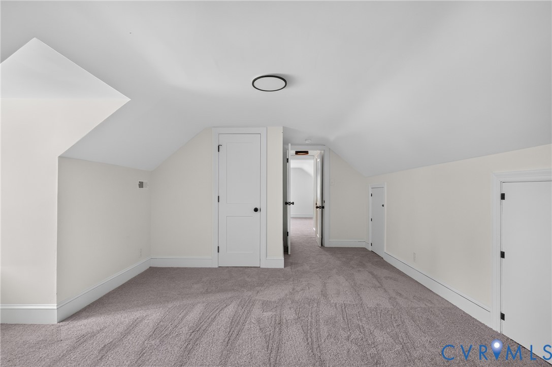 3054 Dupont Ave