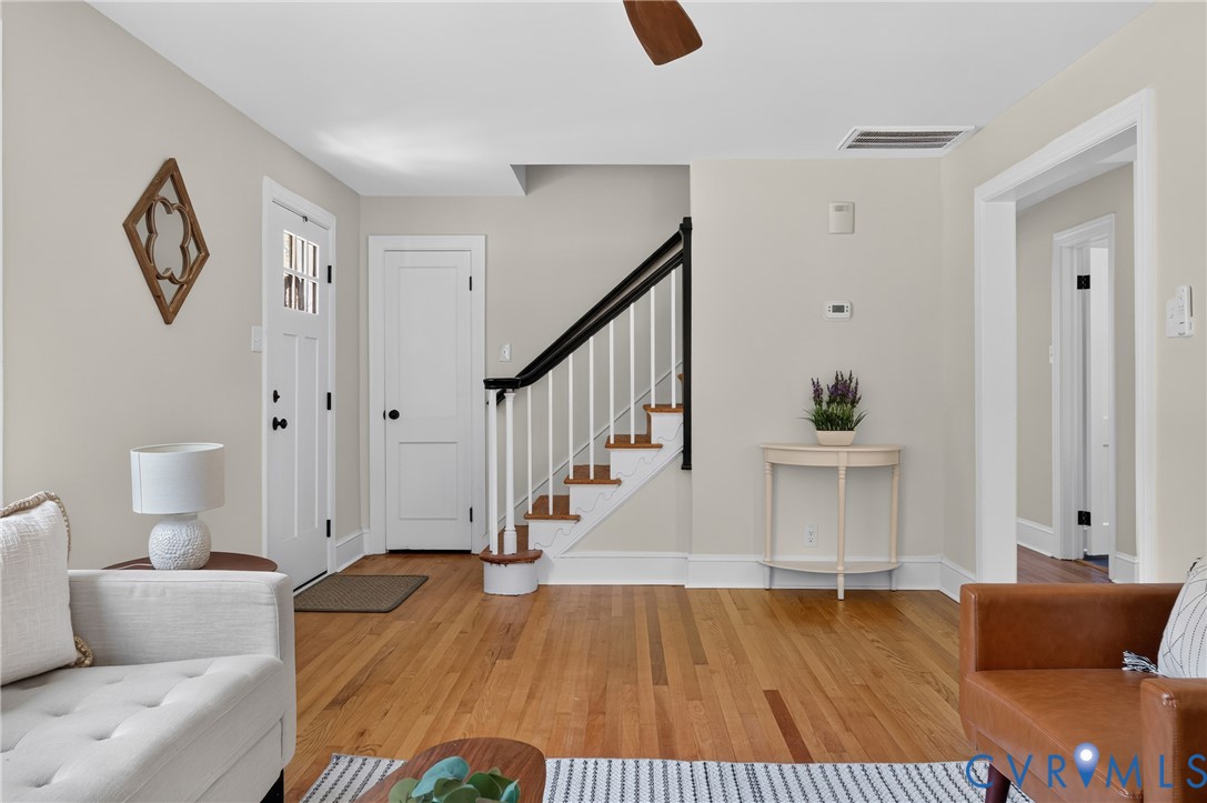 3054 Dupont Ave