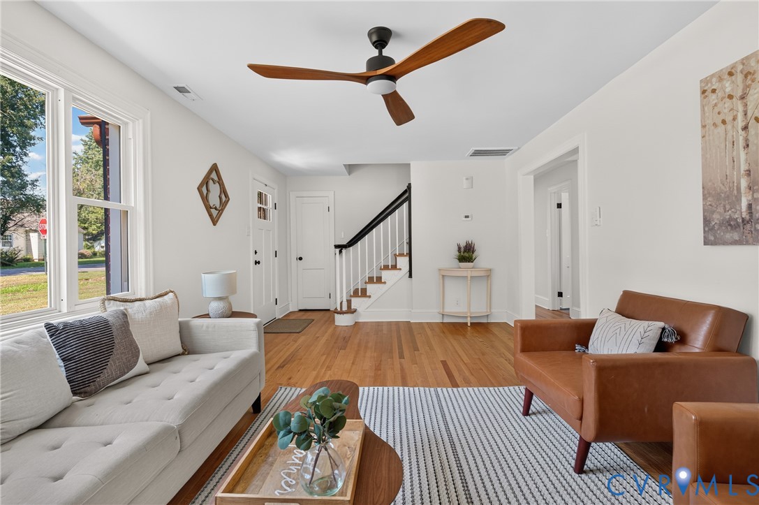 3054 Dupont Ave