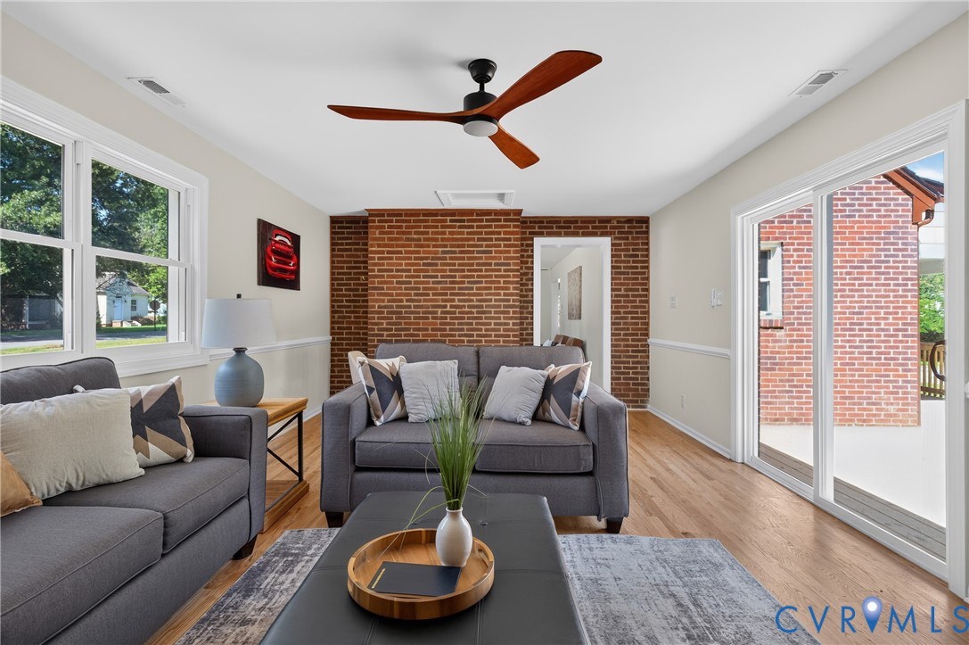3054 Dupont Ave