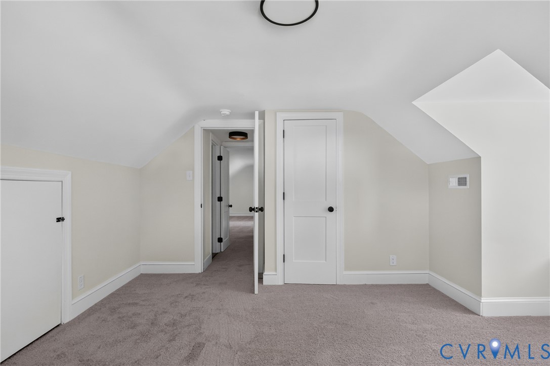 3054 Dupont Ave