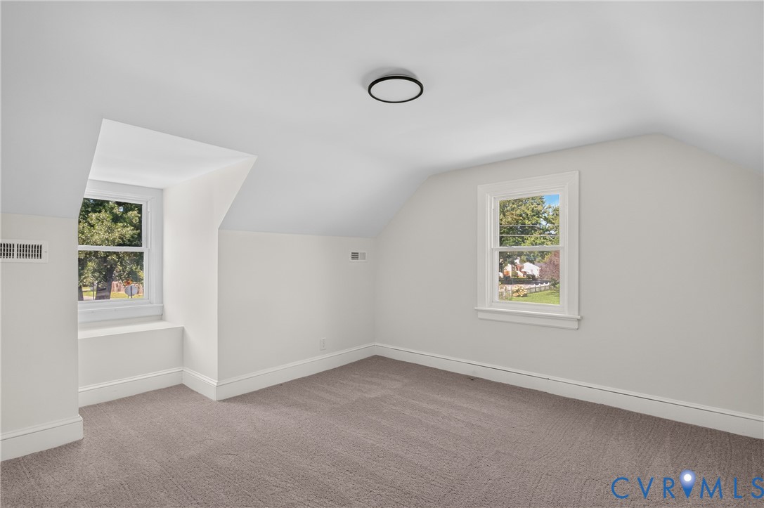 3054 Dupont Ave