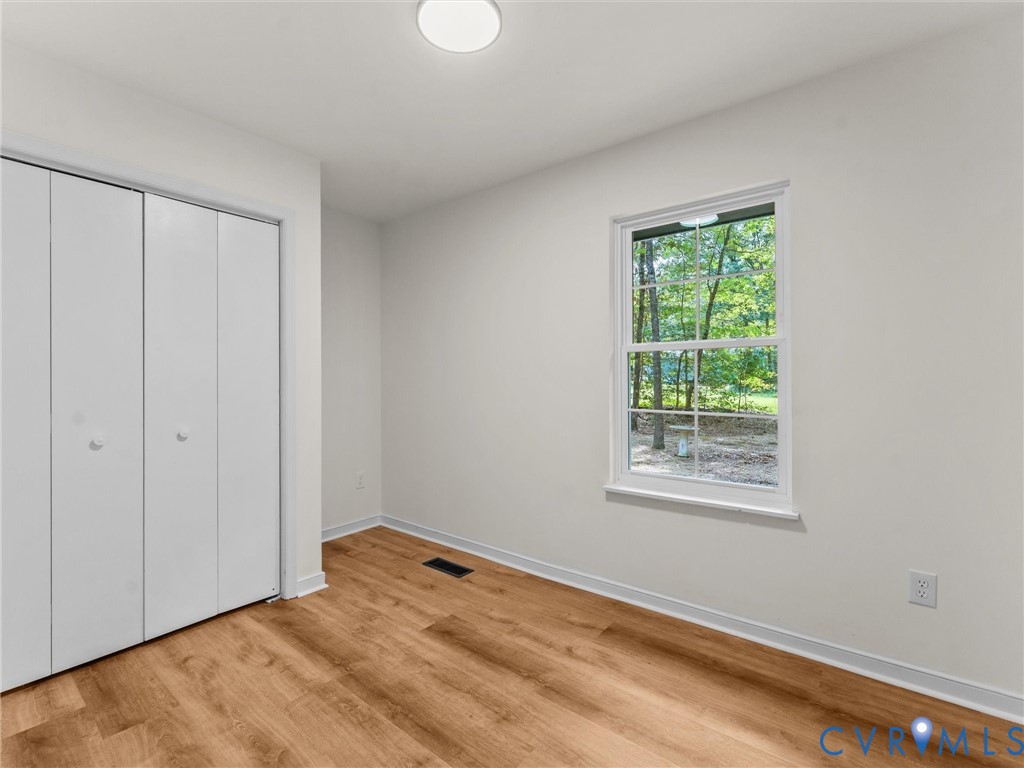 4902 Genlou Ct