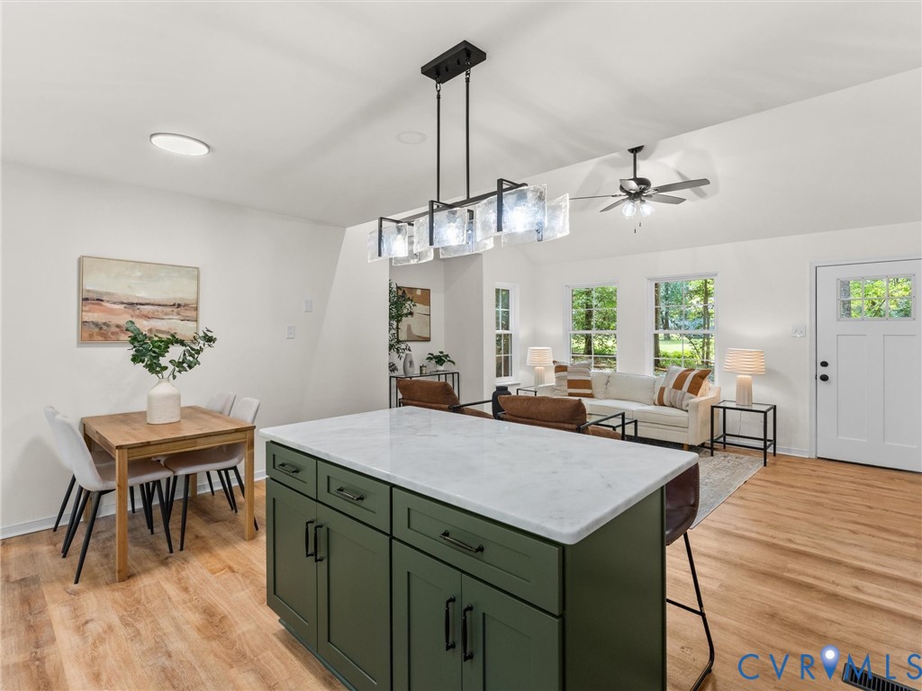 4902 Genlou Ct