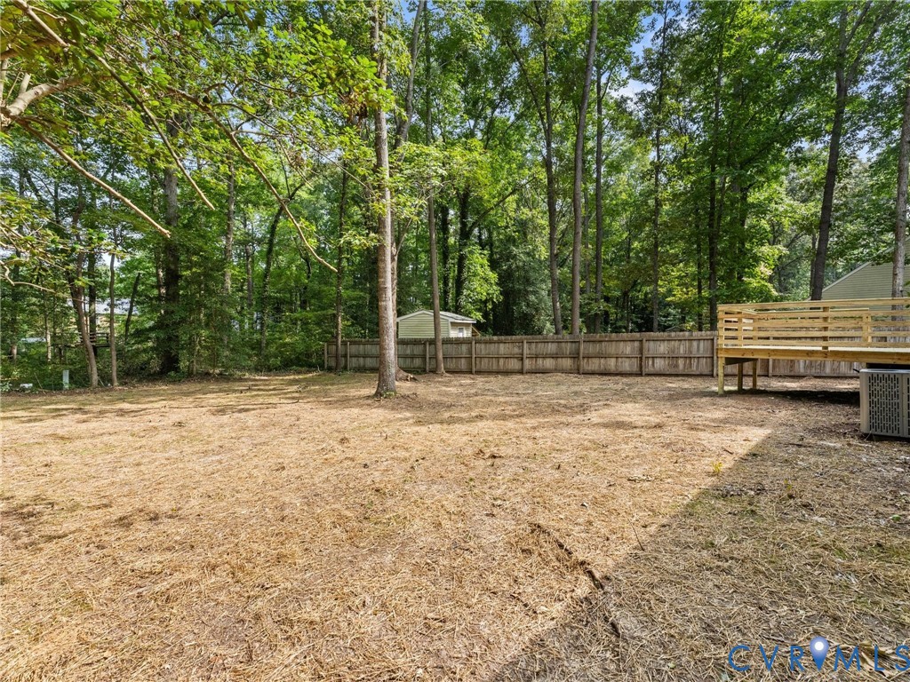 4902 Genlou Ct