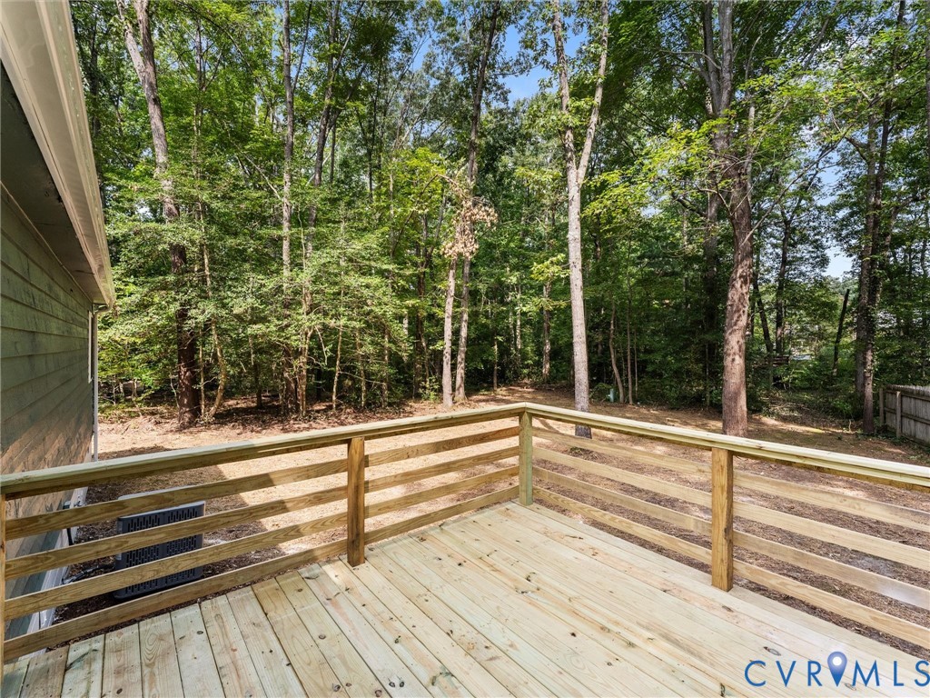4902 Genlou Ct