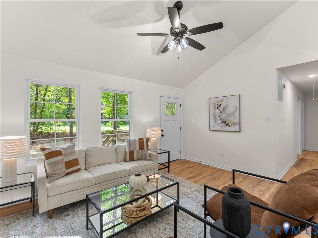 4902 Genlou Ct