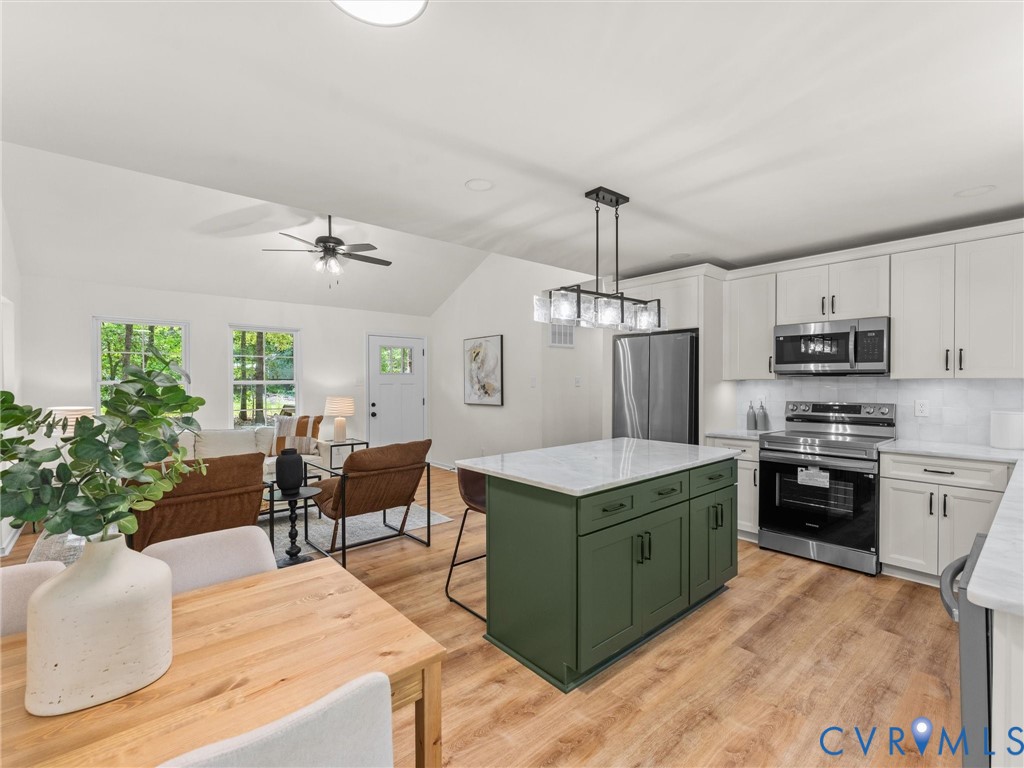 4902 Genlou Ct