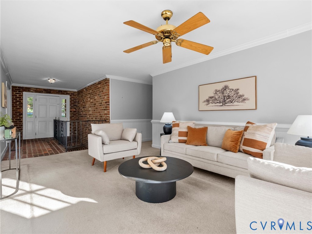 2235 Lakeview Dr