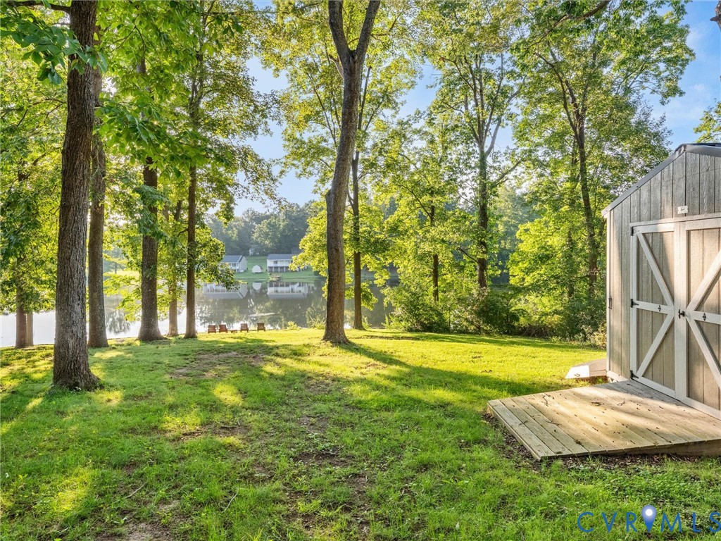 2235 Lakeview Dr