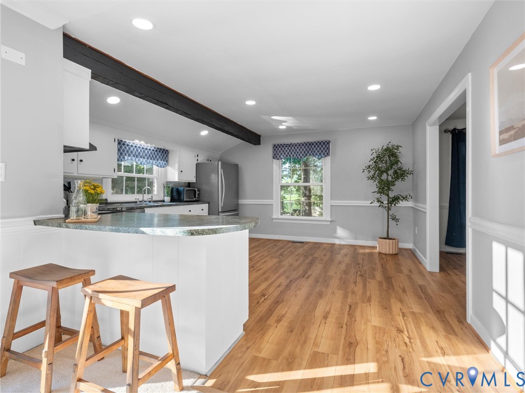 2235 Lakeview Dr