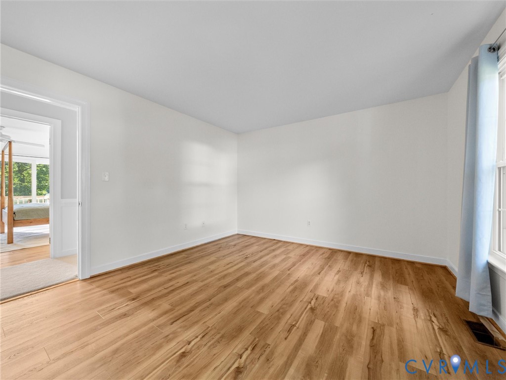 2235 Lakeview Dr