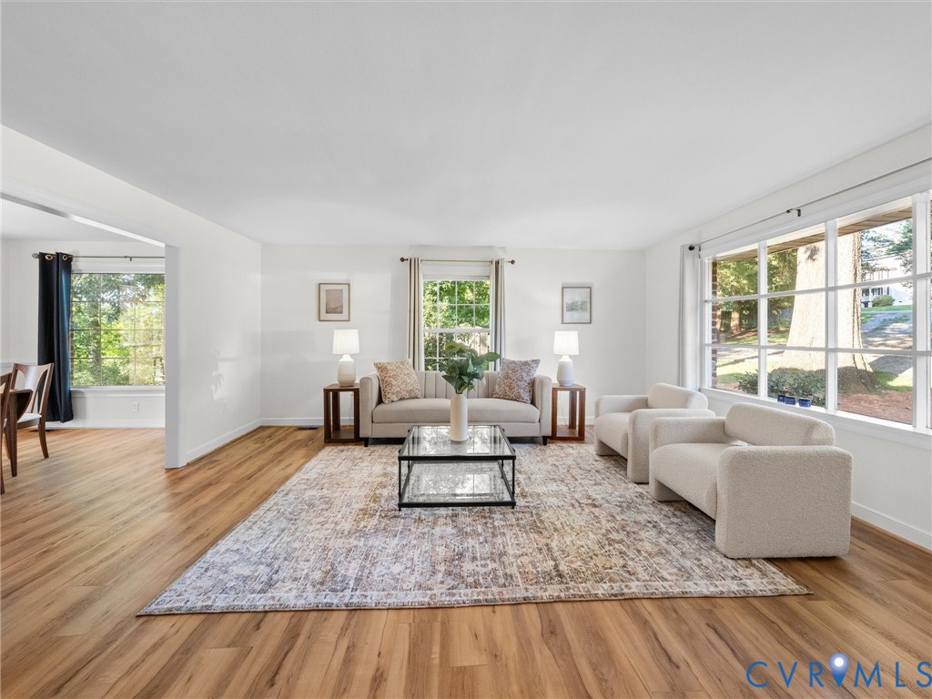 2235 Lakeview Dr